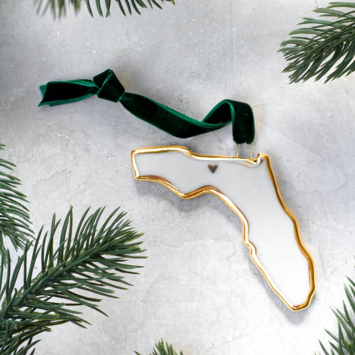 Florida håndlavede porcelænsstatspynt m/guldhjerte for engroshandel hos Apricity Ceramics