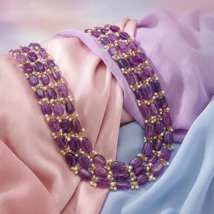 Collier à Couches en Perles de Cristal Lavande pour la vente par Vinnis Jewelry