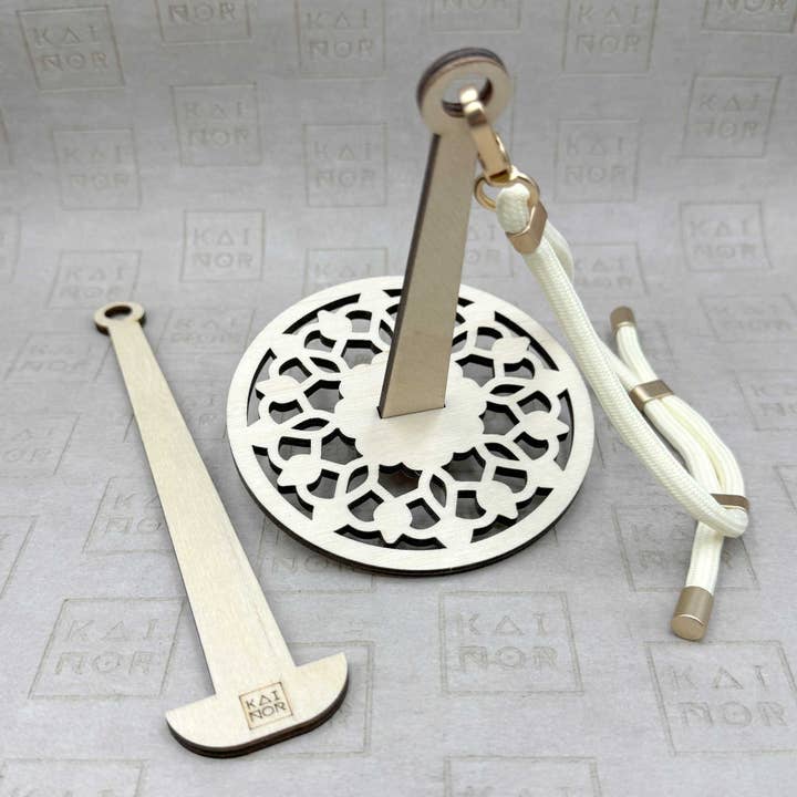 Portable Wrist Yarn Holder - Pearl for wholesale by Kainor