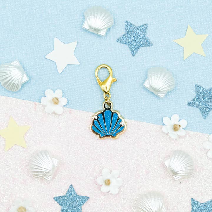 Charme de Coquillage Bleu - Collection Charm-ing for wholesale by Sparkles in the Wild