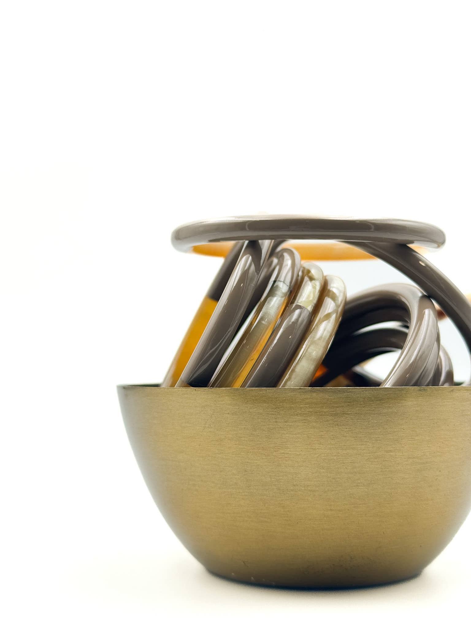 MAISON KIZO - Wholesale Bangle Bracelet - Taupe lacquered buffalo horn bangle 6mm2