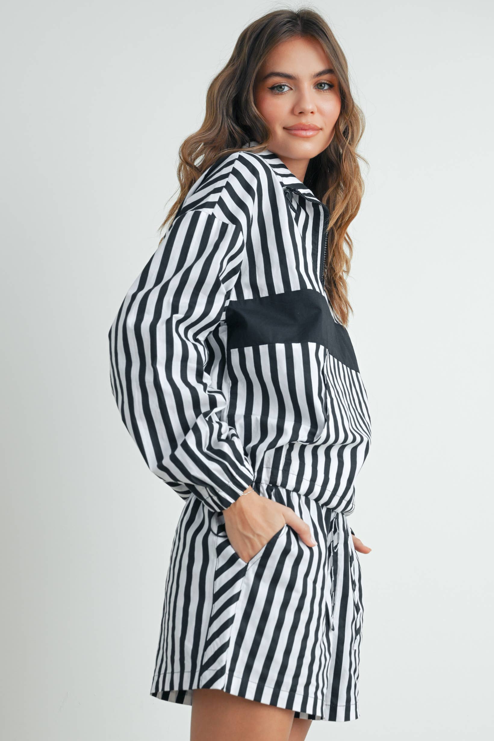 BUTTERMELON - Wholesale Sweatshirt - Women's - Drawstring Turtleneck Jacket - BMT753318