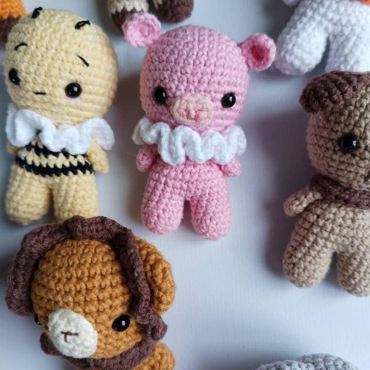 KLABELGIFT – Engroshandel Plyslegetøj - Børn og baby – Håndlavet Hæklet Mini Dyr Nøglering – Sød Amigurumi Gave