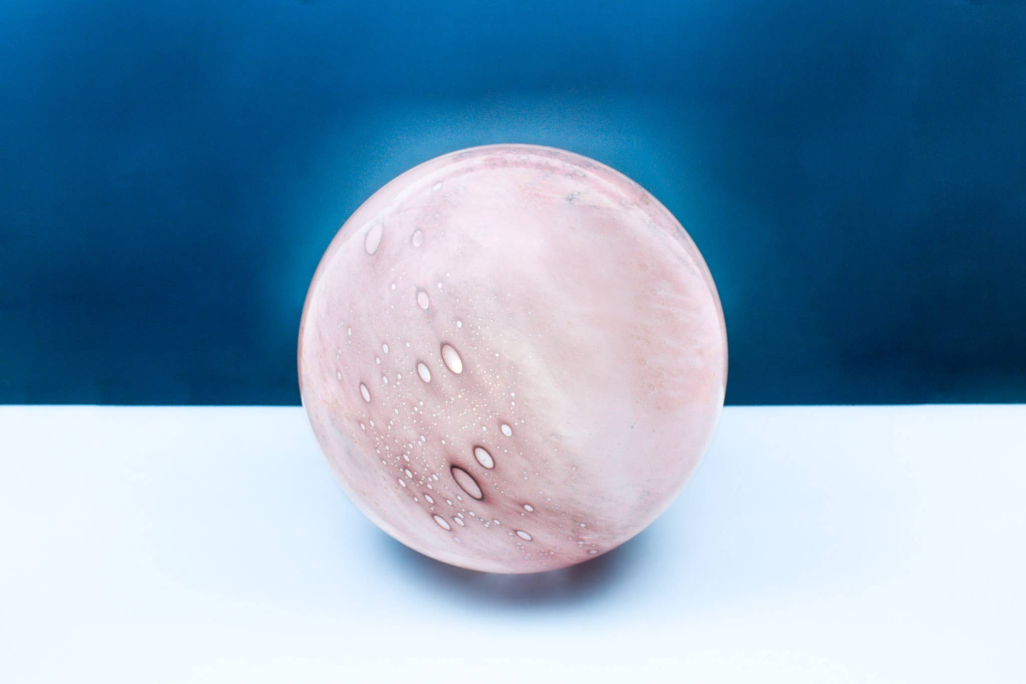 L. GLOW Home - Wholesale Accent/Desk Lamp - Jupiter Pink Round Glass Lamp 28cm1