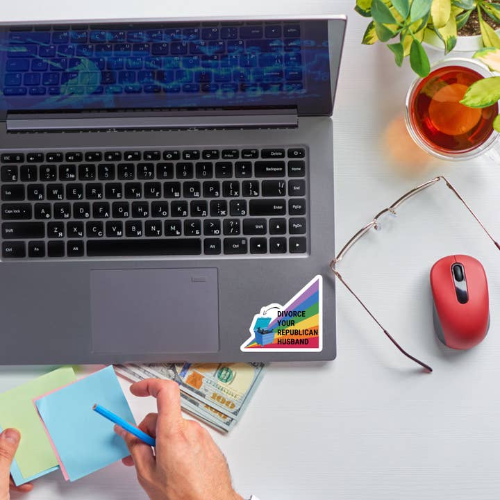 GetBullish - Vendita all'ingrosso Adesivo - Adesivo in vinile fustellato lucido «Divorce Your Republican Husband»1