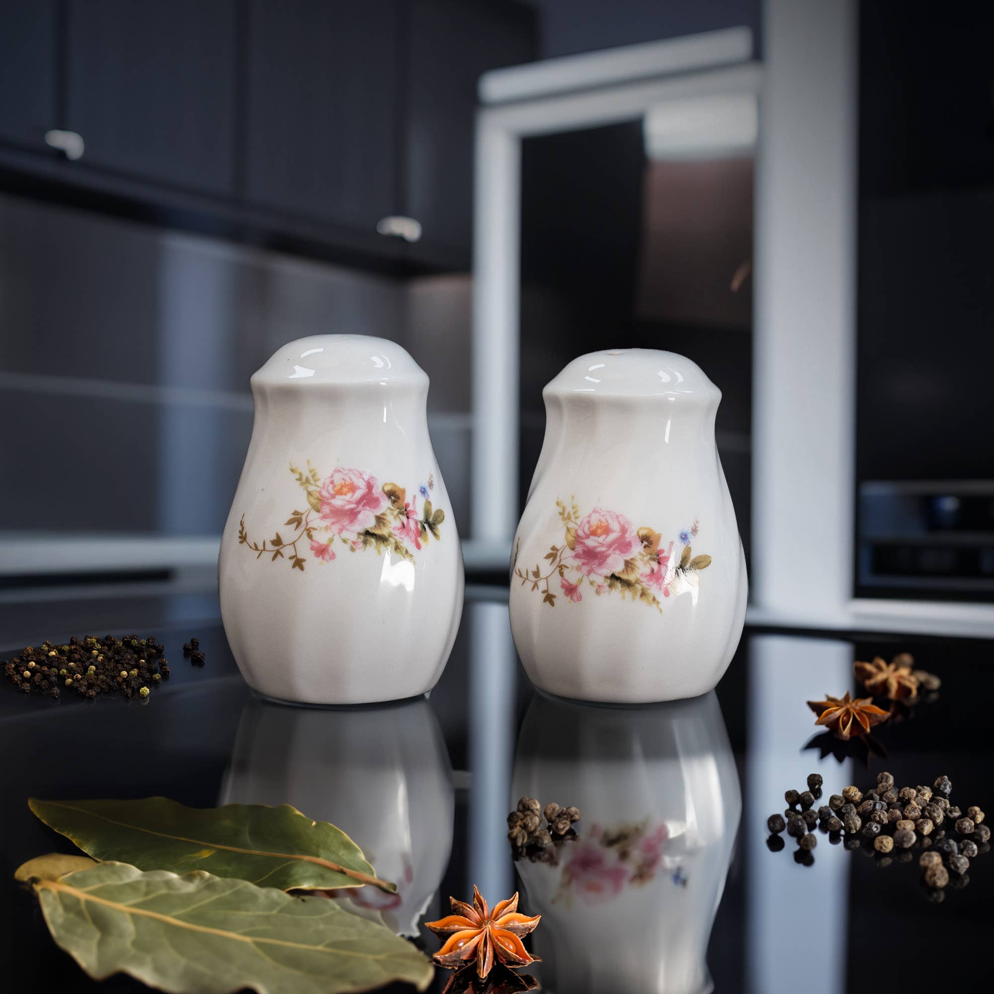 Lynns - Wholesale Salt & Pepper Shaker Set - *Floral Porcelain Salt & Pepper Set, Elegant Vintage12