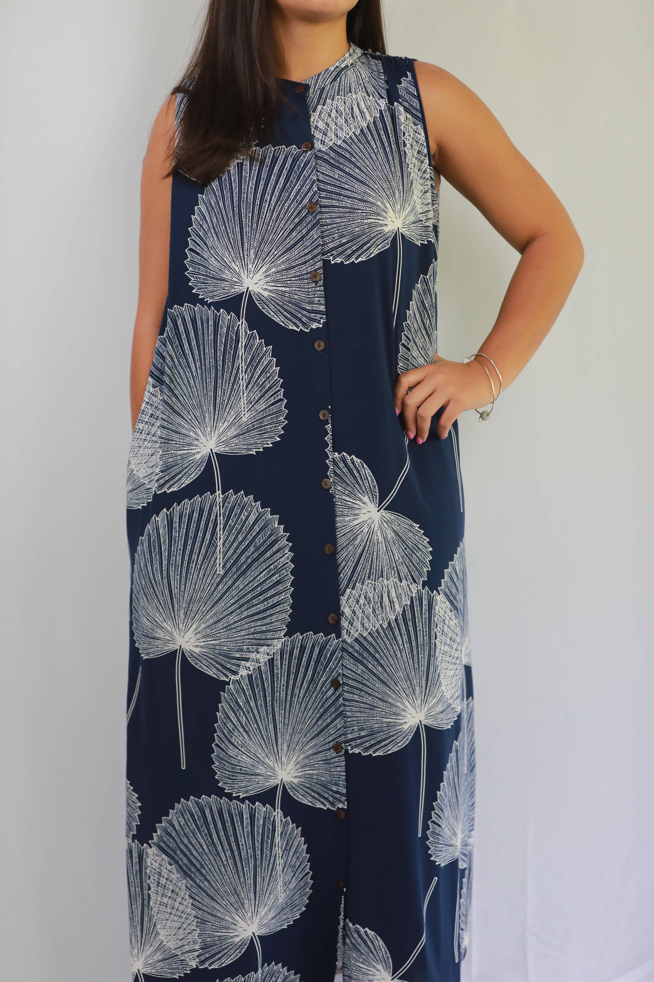 Muumuu Rainbow / DBA Princess Kaiulani Fashions – wholesale Dress – Women's – Shirt Dress with Pockets- Loulu Palm Leaf Print5