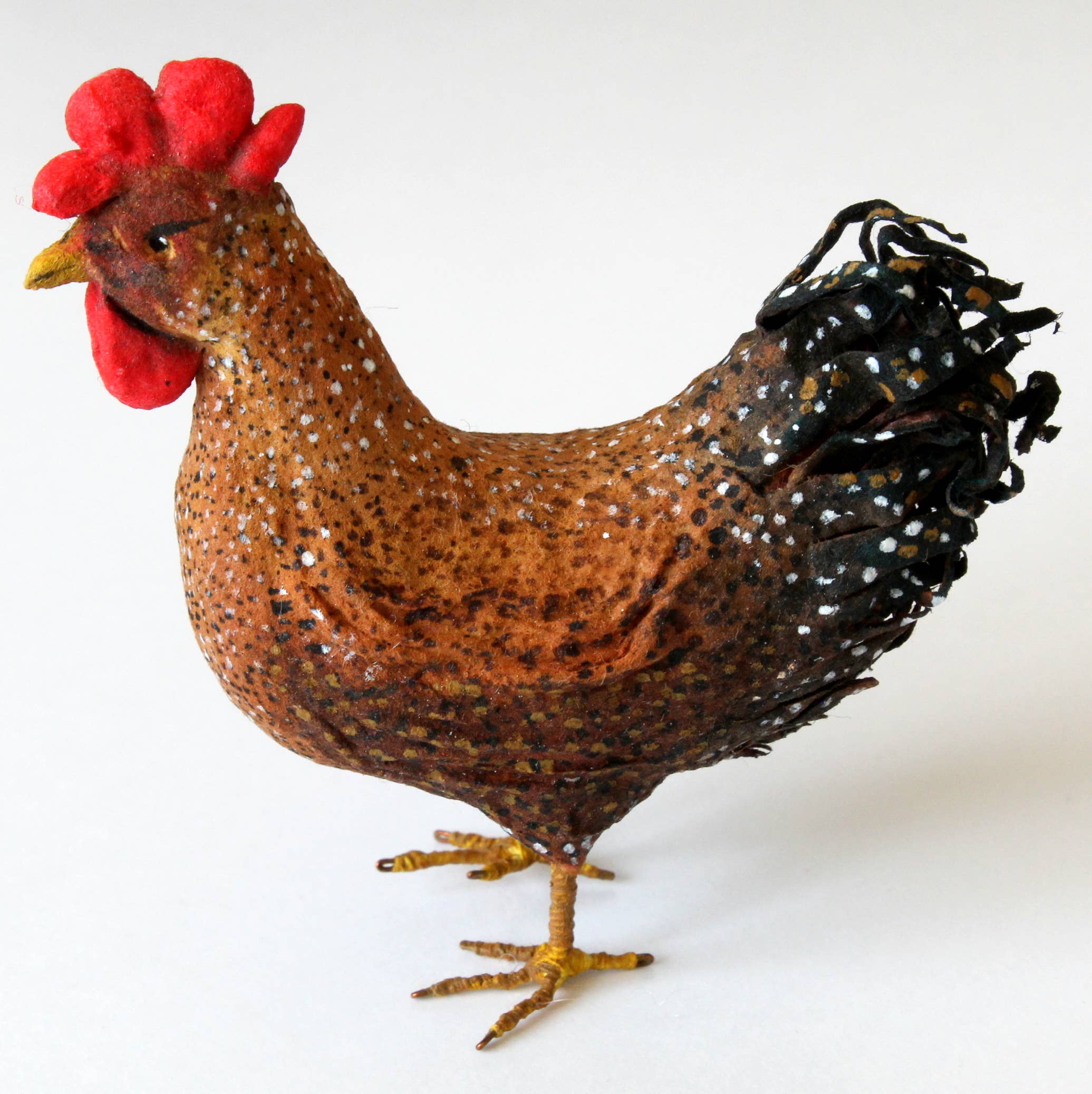 Lenasminiland - Venta al por mayor Figura decorativa - Figura miniatura de gallina de fieltro de algodón para casita de muñecas10