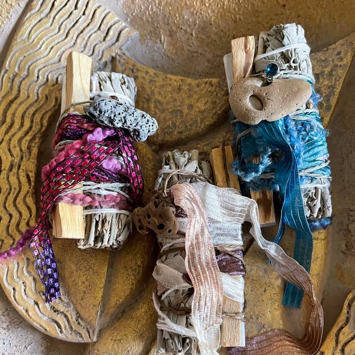 Bodhi Leaf Market - Wholesale Sage Bundle - Magical Water Energy, Beach Stone Sage Bundles, Gift Sets