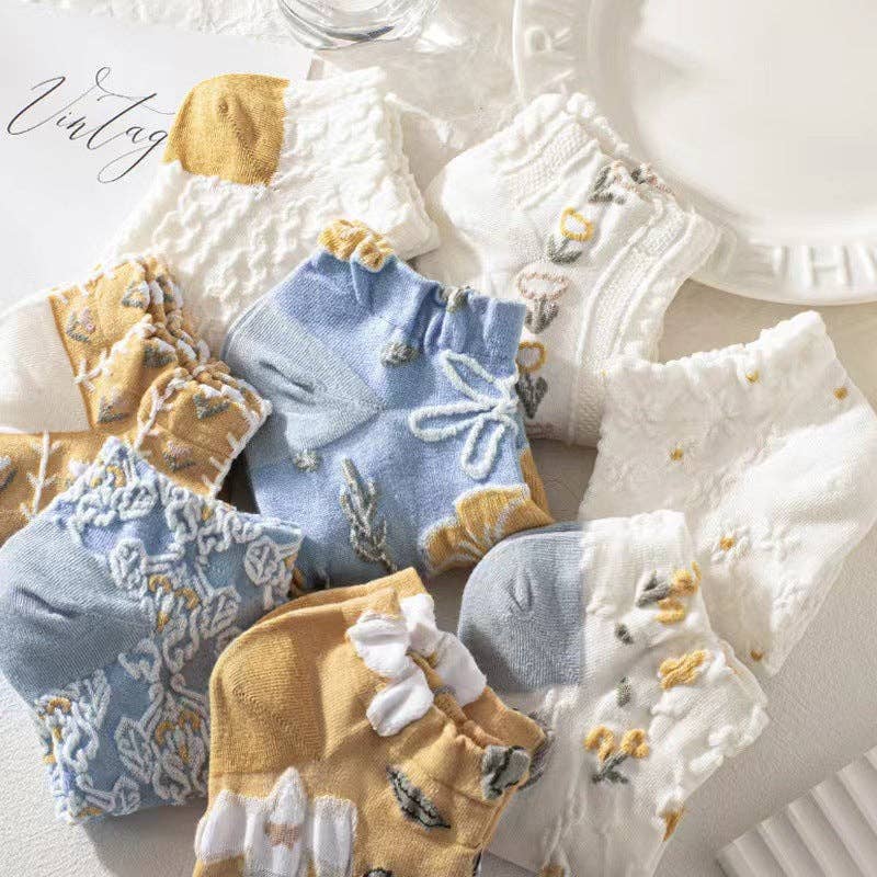 Funkyrel® Atzbranding Limited - Wholesale Socks - Women's - Rufia - Vintage Floral Blue and Yellow Low-Cut Socks11