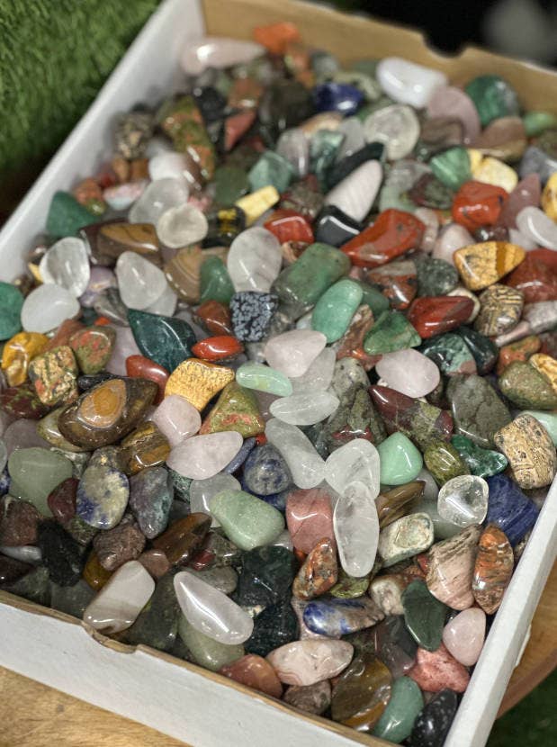 CaNatureLover - Vente Pierre et cristal de spiritualité - Boîte de 10/20/50 livres (4,5/9/22,7 kg) de pierres roulées variées de 2,5 cm environ1