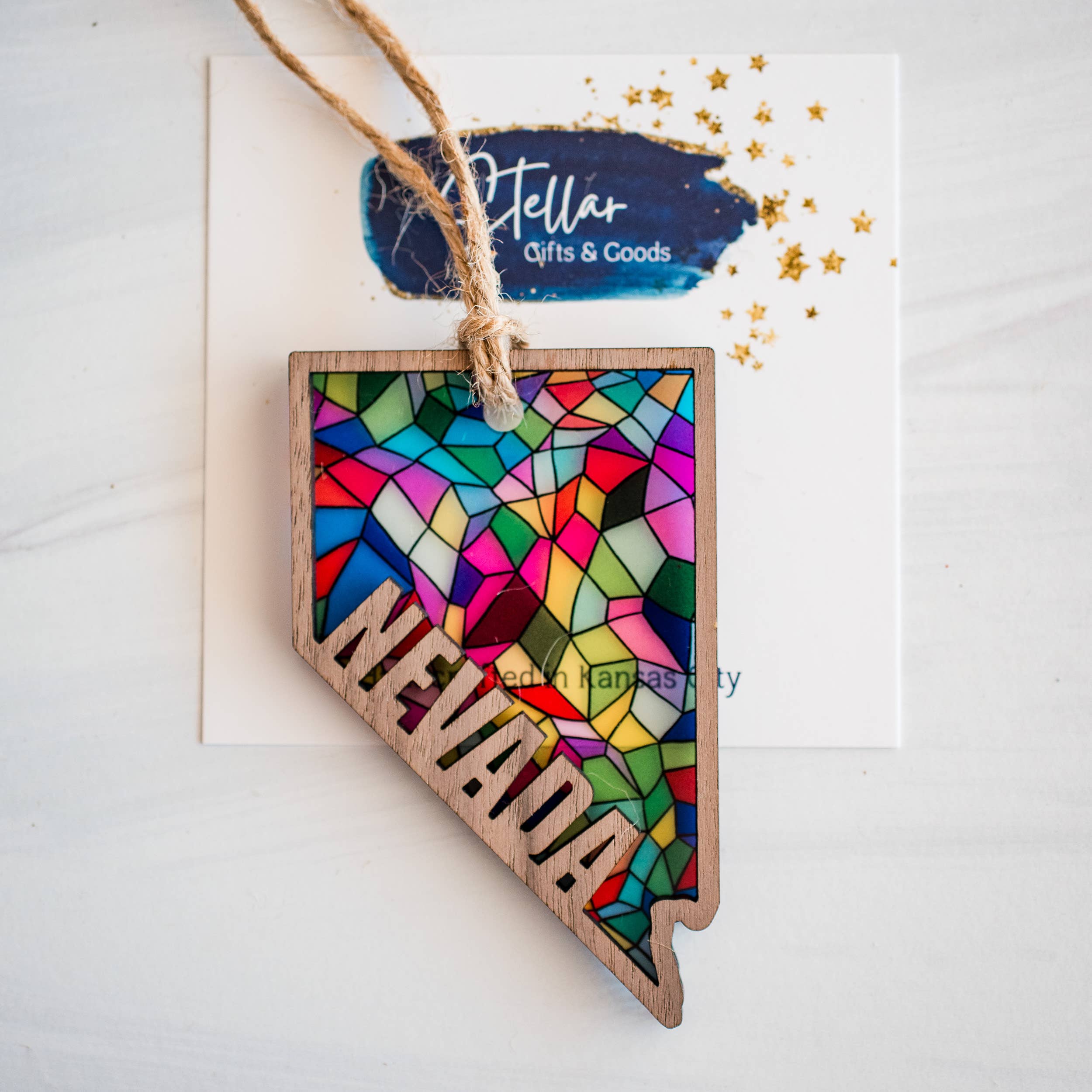 Stellar Gifts & Goods Wholesale - Vente Objets de décoration - Ornements - Vitrail Fête d'État - Noël Local13