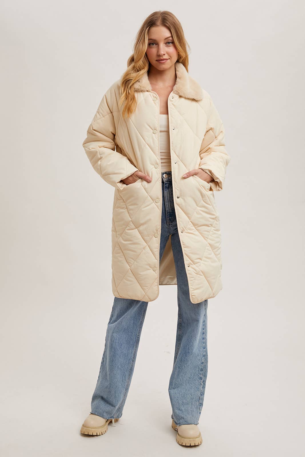 Bluivy - Wholesale Pufferjack - Dames - GEWATTEERDE MIDI-PUFFERJAS MET KRAAG VAN IMITATIEBONT EN KNOOPSLUITING14