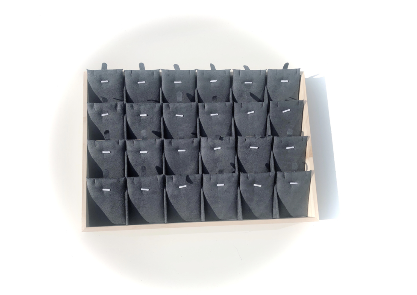 Emilie collection - Wholesale Jewelry Stand & Display - Jewelry organizer pendants0