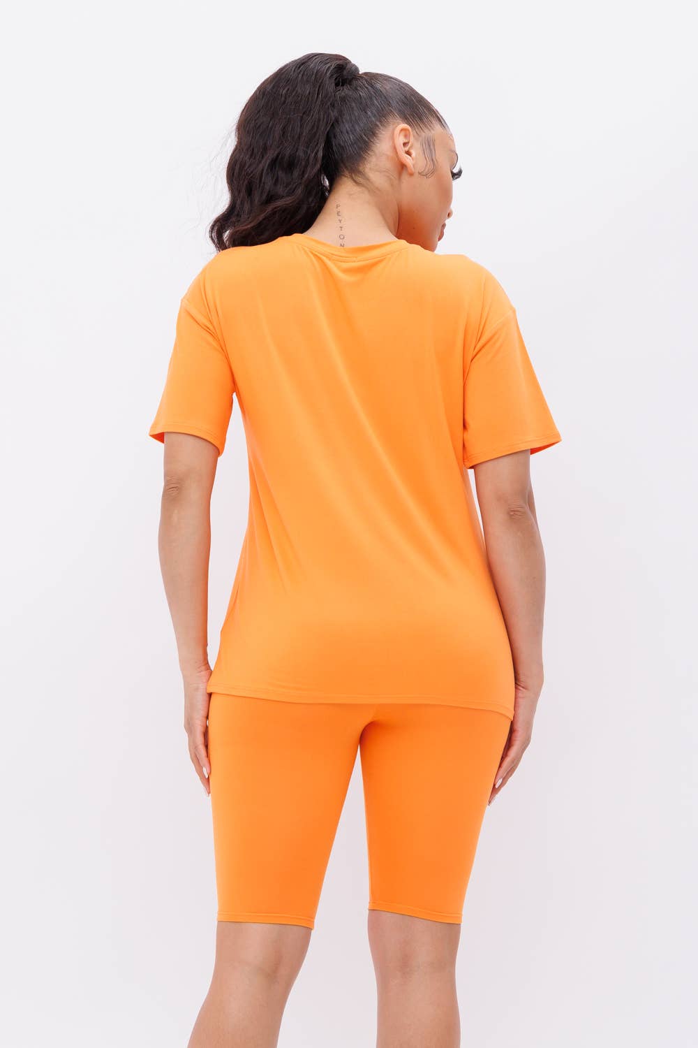 Julia by LoveJ - Vendita all'ingrosso Completo loungewear - Donna - Set di pantaloncini da bici con scollo tondo spazzolato6