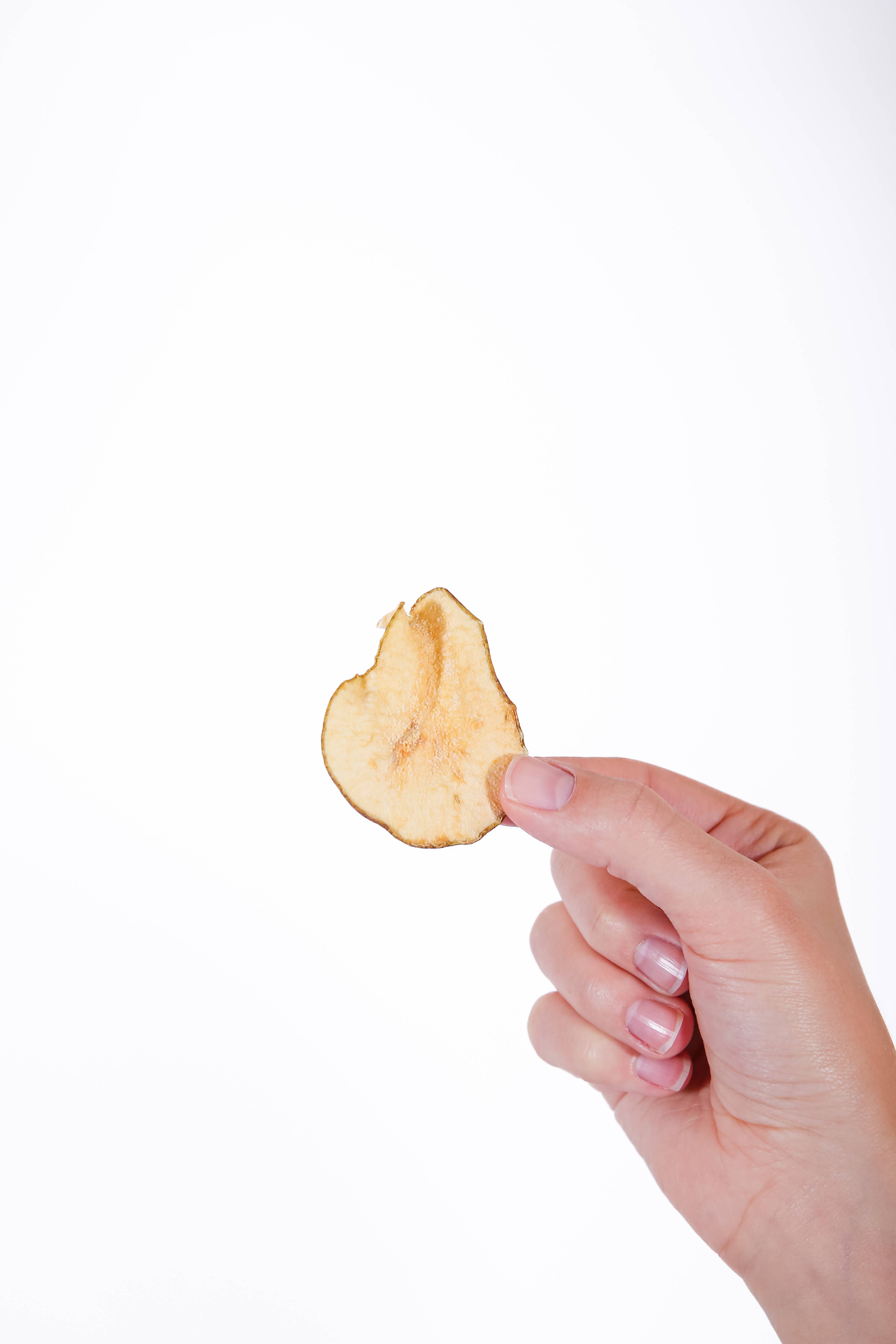 BlueHenry LLC - Wholesale Cocktail Mix/Syrup - Dehydrated Pear Slice Garnish3