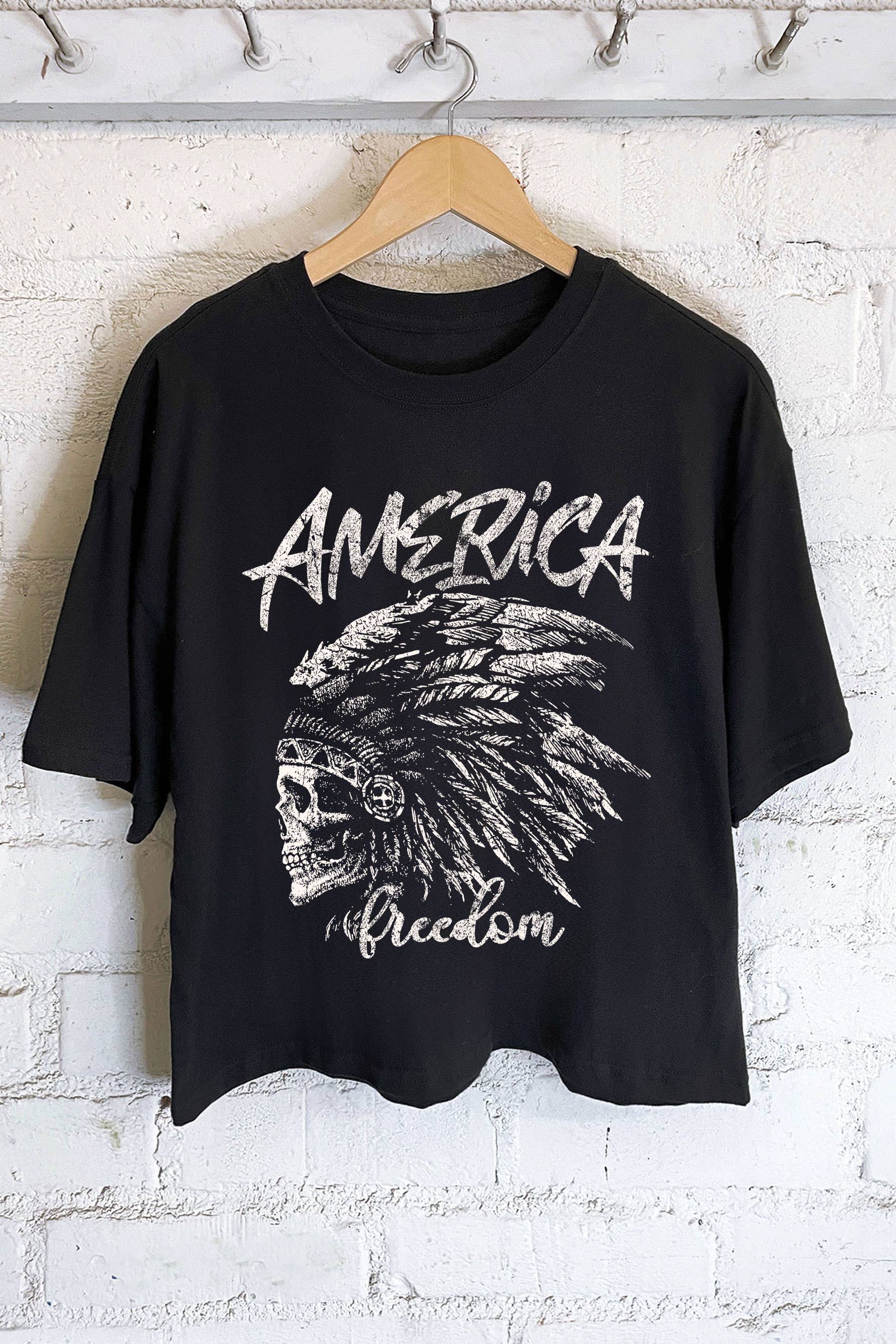 Rustee Clothing – Großhandel T-Shirt mit Siebdruck – Damen – AMERIKA FREIHEIT SCHÄDEL GRAFIK LANGES CROP-TOP7