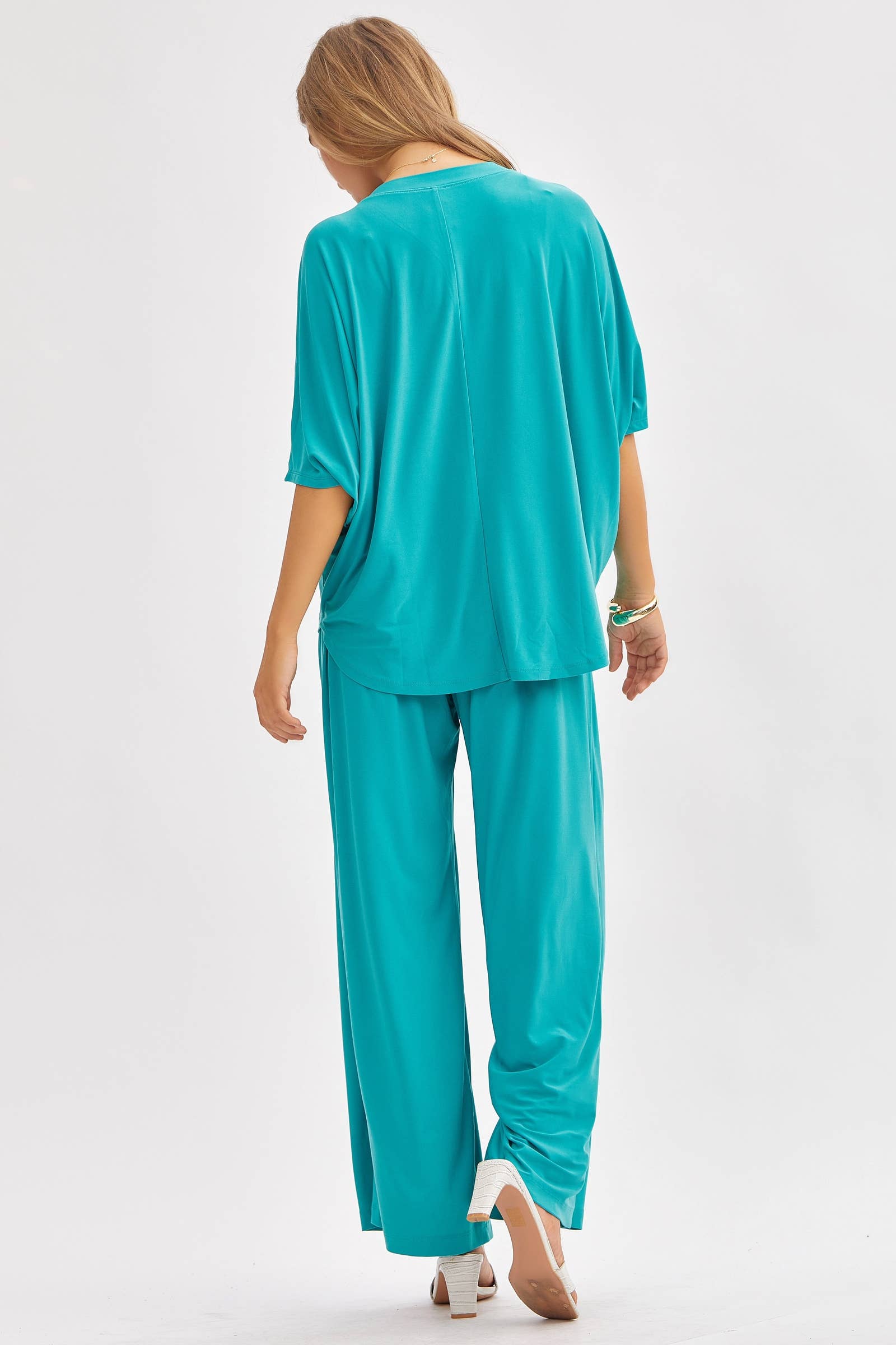 Dear Scarlett - Vendita all'ingrosso Completo top e pantaloni (NON loungewear) - Donna - Completo fluido con top ampio stile poncho e pantaloni larghi TRVSET-COASTAL2