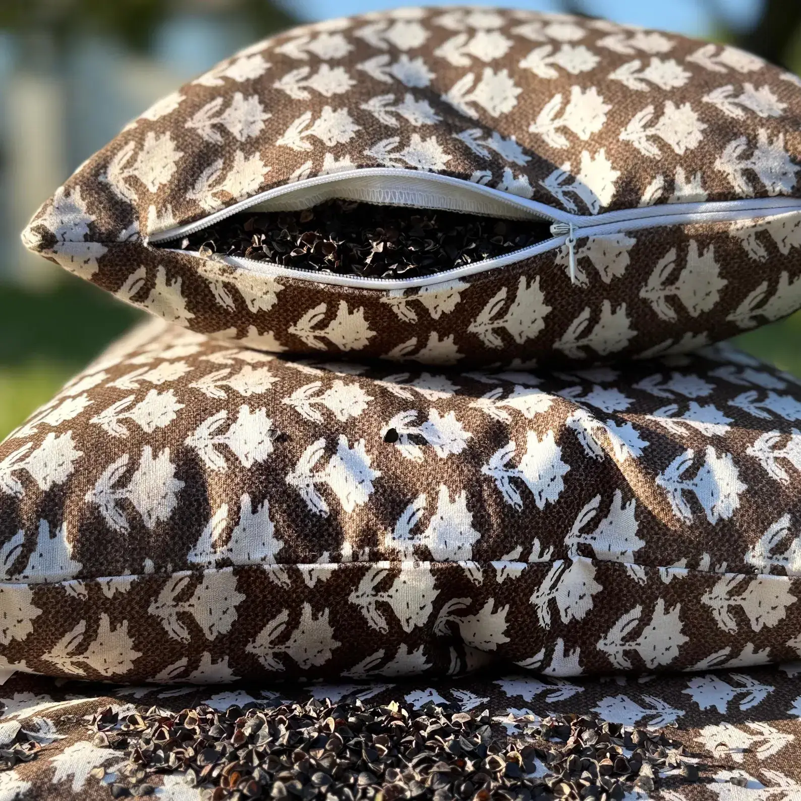 Orimono Elegance - Vendita all'ingrosso Cuscini per letto - Cuscino di Grano Saraceno Biologico – Copertura in Cotone Floreale Neutro1