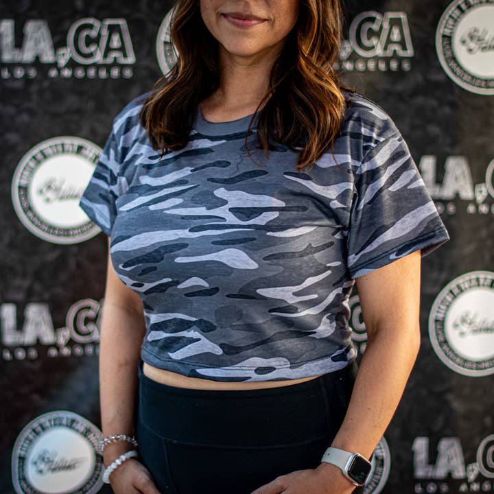 Black stitching Stripe Camo Dark Gray Crop Tee for wholesale on Faire24