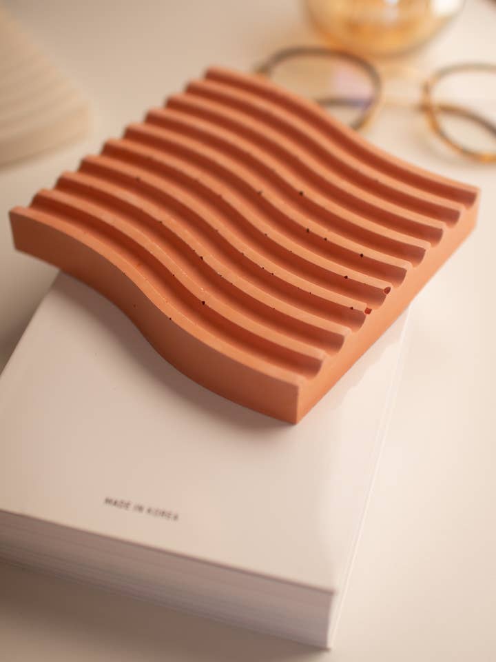 Wavy Tray for wholesale by Gemwelove