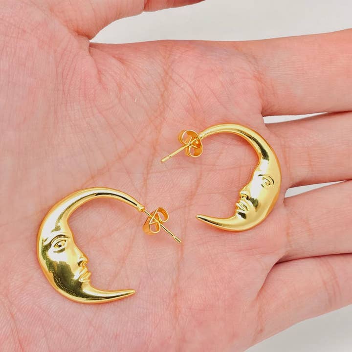 Mio Queena - Wholesale Hoop Earrings - Mysterious Moon Face Design Gold Plated Hoop Earrings - MS