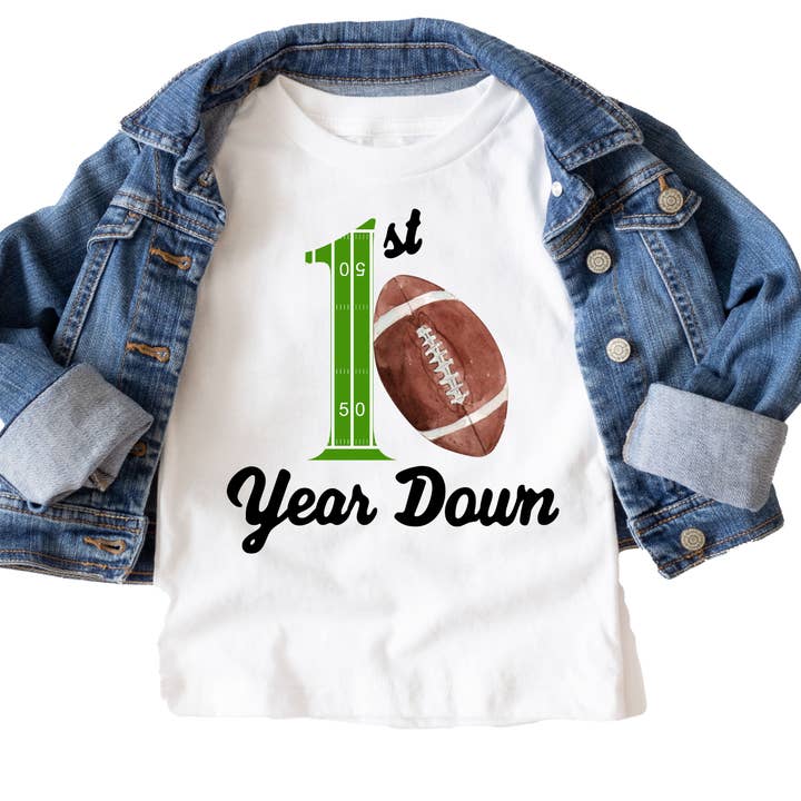 T-Shirt für das erste Jahr zum ersten Geburtstag, weiße und cremefarbene Optionen für den Großhandel von ZZ Threadz