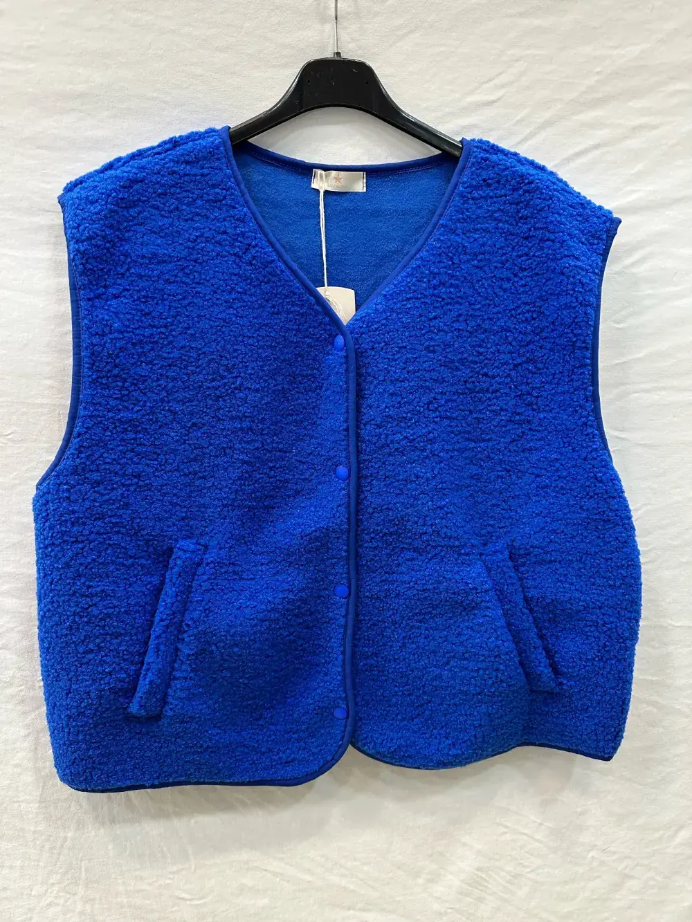 Mimi & Gogo - Wholesale Outerwear Vest - Women's - Buttoned Fleece Vest @3192_GiletMoumoute15