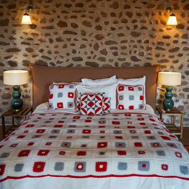 Valentine Crochet Blanket for wholesale by ZESS HOME