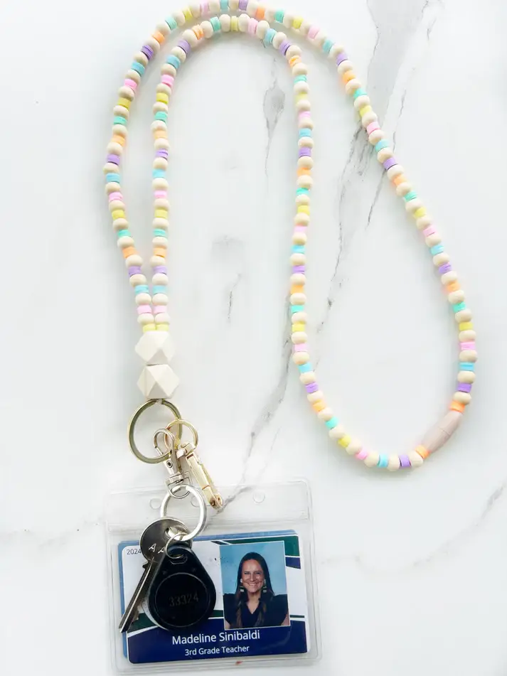 Lanyard Lovebirds – Fita porta-chaves – Mulher por atacado – Pastel Perfection Fita Porta-Chaves Totalmente Bordada1
