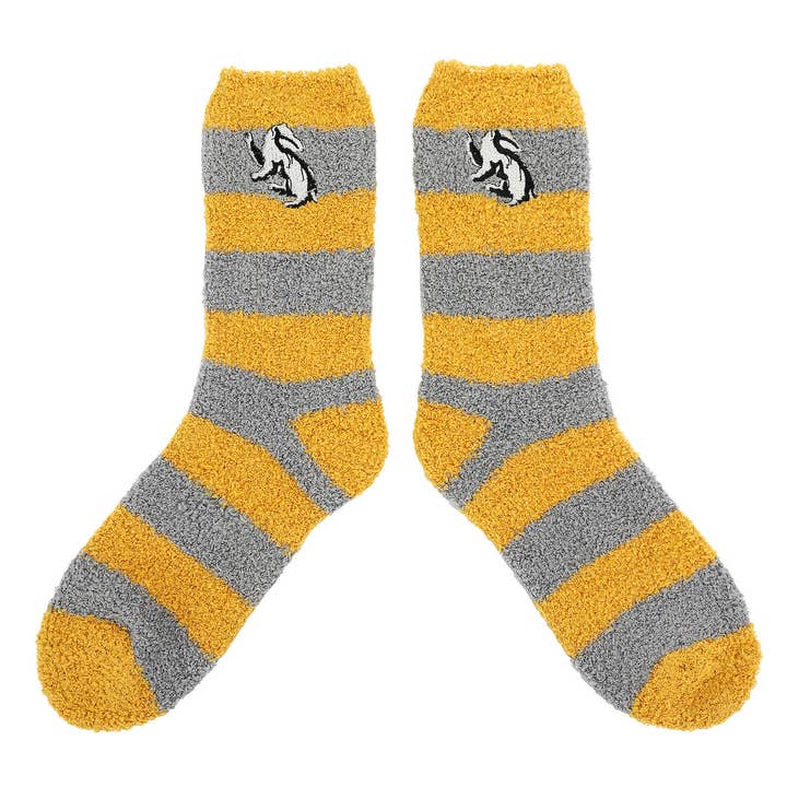 Bioworld Merchandising - Wholesale Socks - Unisex - Harry Potter Hufflepuff Badger Adult Chenille Crew Socks1