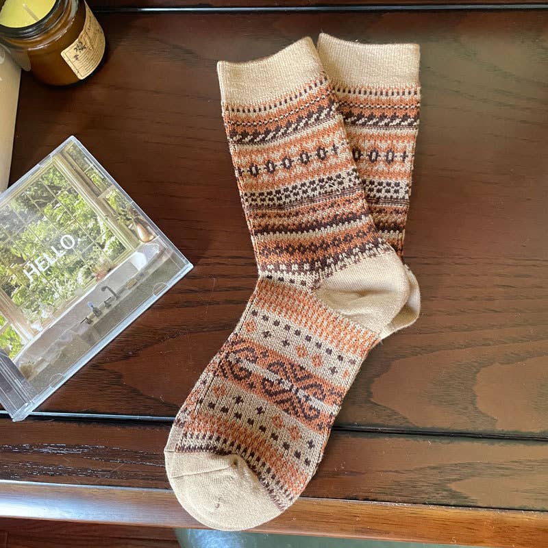 Tourtiwi - Wholesale Socks - Women's - Women's retro ethnic style striped socks3