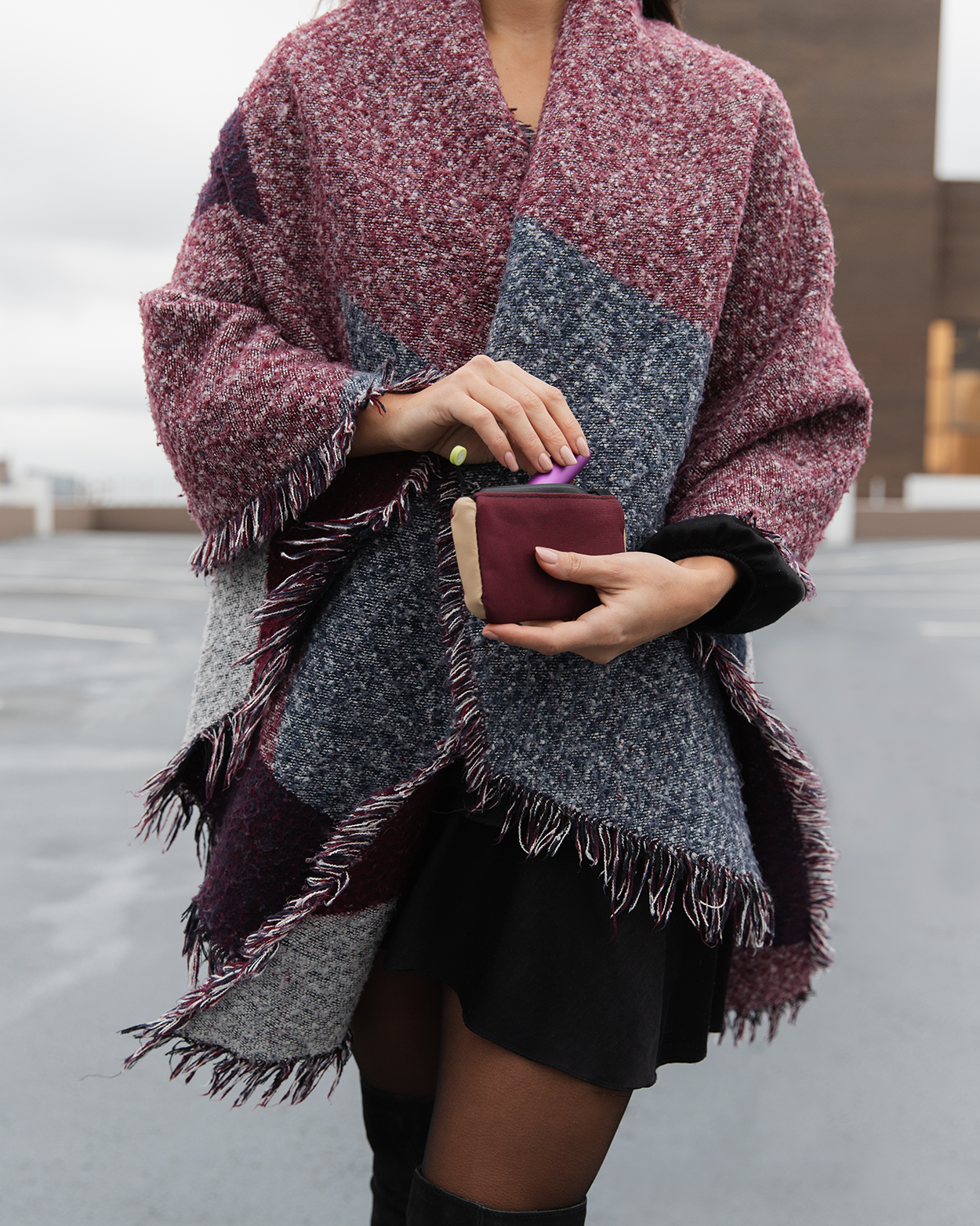 Maroon Dotsero 3.0 for wholesale on Faire5