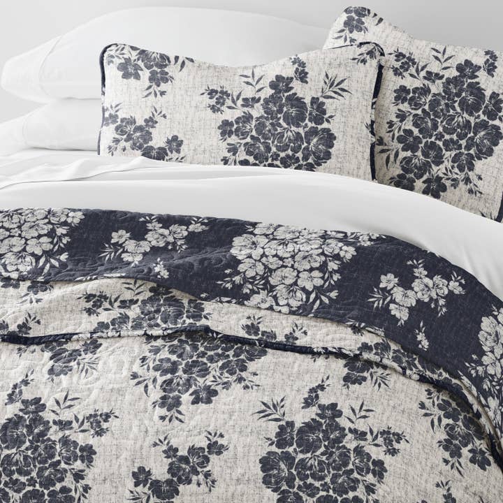 ienjoy Home - Wholesale Quilt - Distressed Bouquet All Season Patterned Reversible Quilt Set2