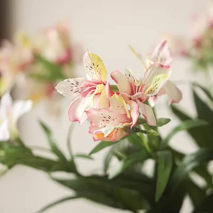 Rustic Reach - Wholesale Artificial Flowers - Artificial Peruvian Lily Stem 29.5" Tall
