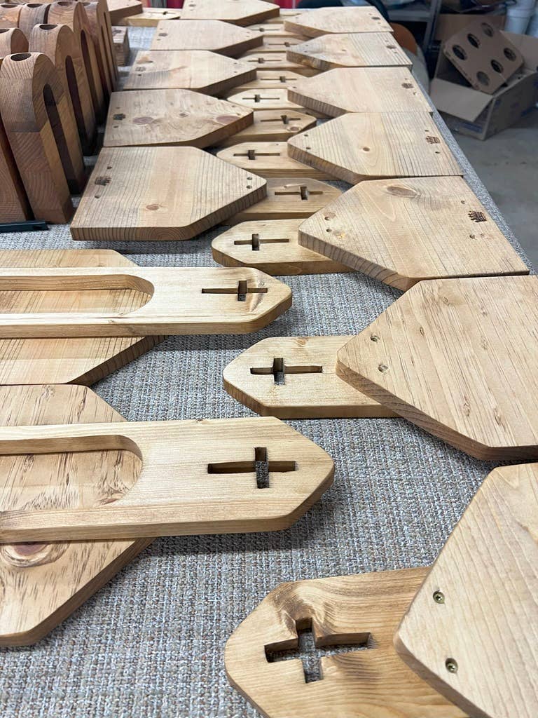 Natürlich Holzdekor für Versammlungsorte, hergestellt von Survivors für den Großhandel auf Faire3