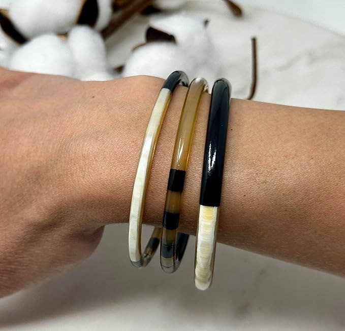 Maison Yvelise - Wholesale Bangle Bracelet - Thick and round black buffalo horn bangles from Vietnam1