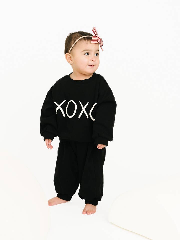 Little One Shop - Wholesale Clothing Set - Baby - Hugs & Kisses Sweatsuit4