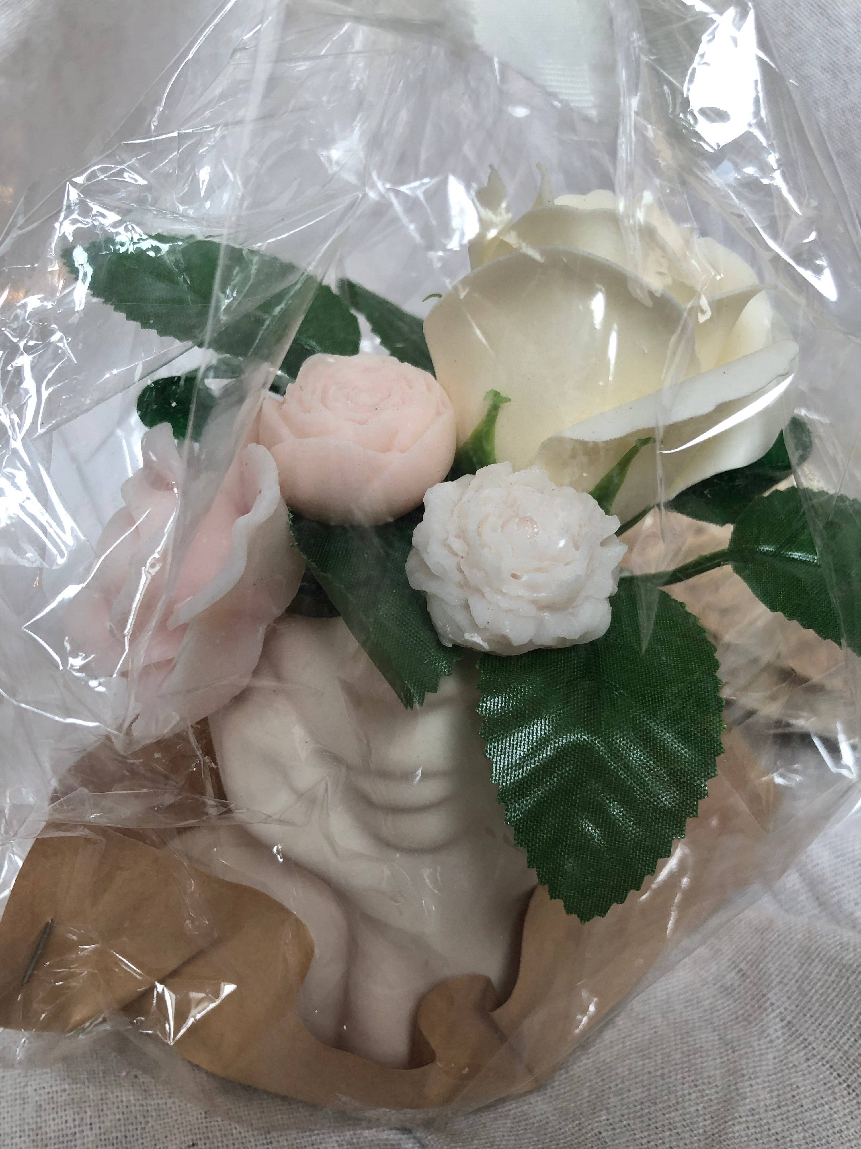 Sweet Happiness - Wholesale Vase - Bella composition with fondants and a soap rose