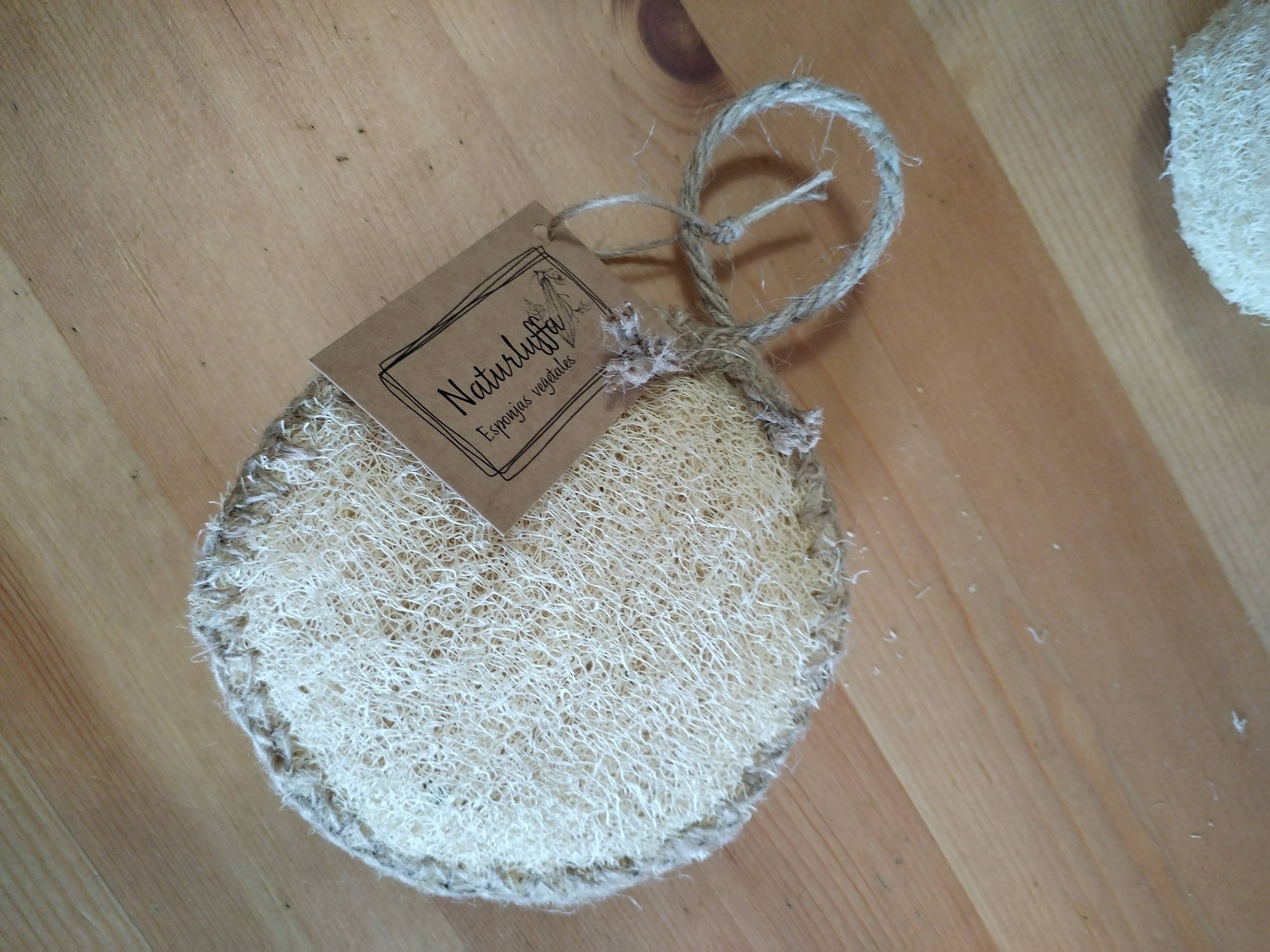 NATURLUFFA - Wholesale Bath Pouf/Sponge - Luffa exfoliating bath sponge. 100% natural.3