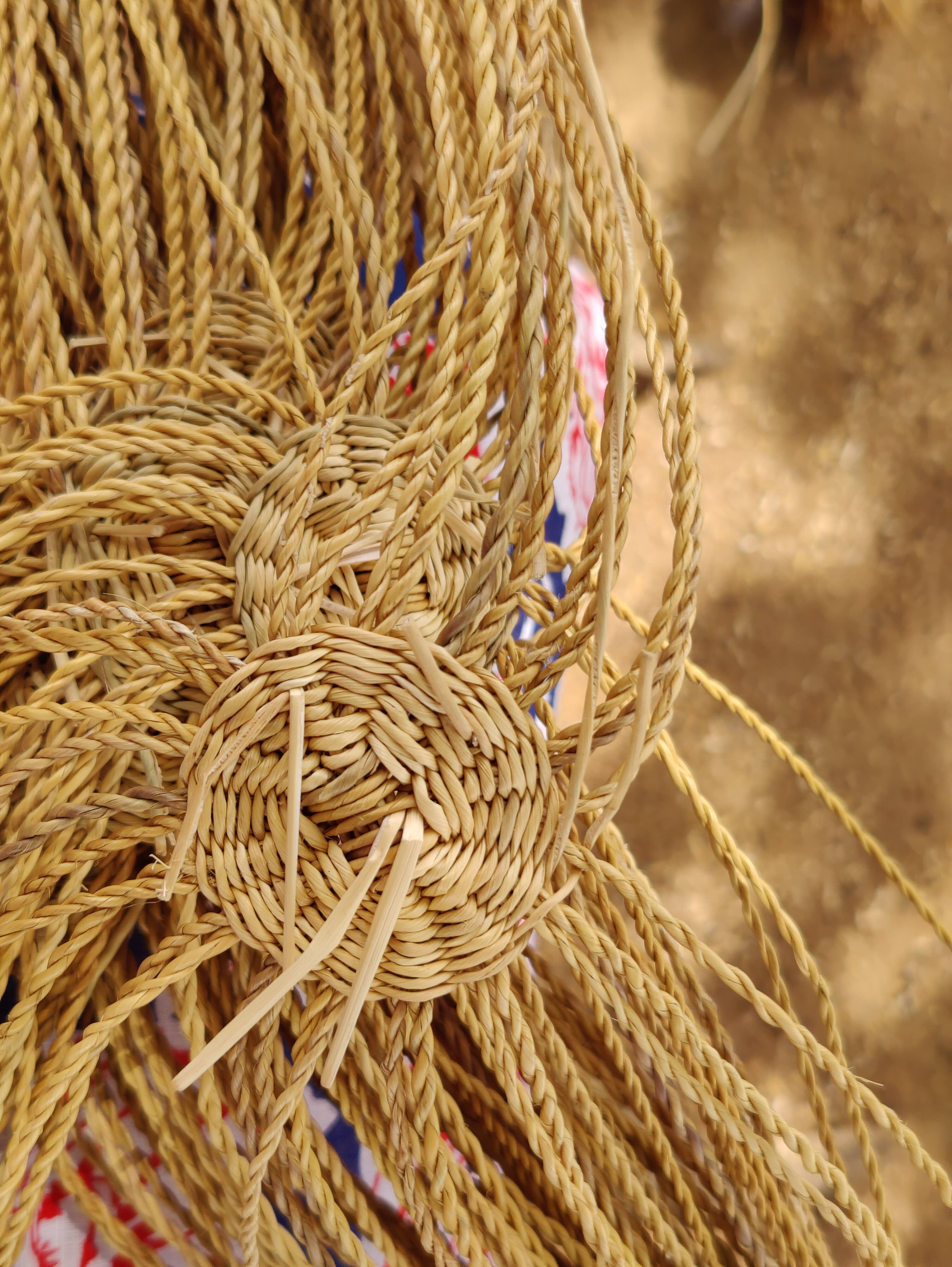 SOLOKO – wholesale Korg – Enyo flätad korg | Förvaringskorg | Handgjord i elefantgräs6