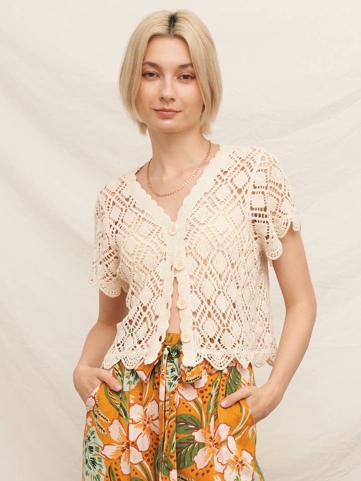 Gilet en crochet à manches courtes pour la vente par En Crème