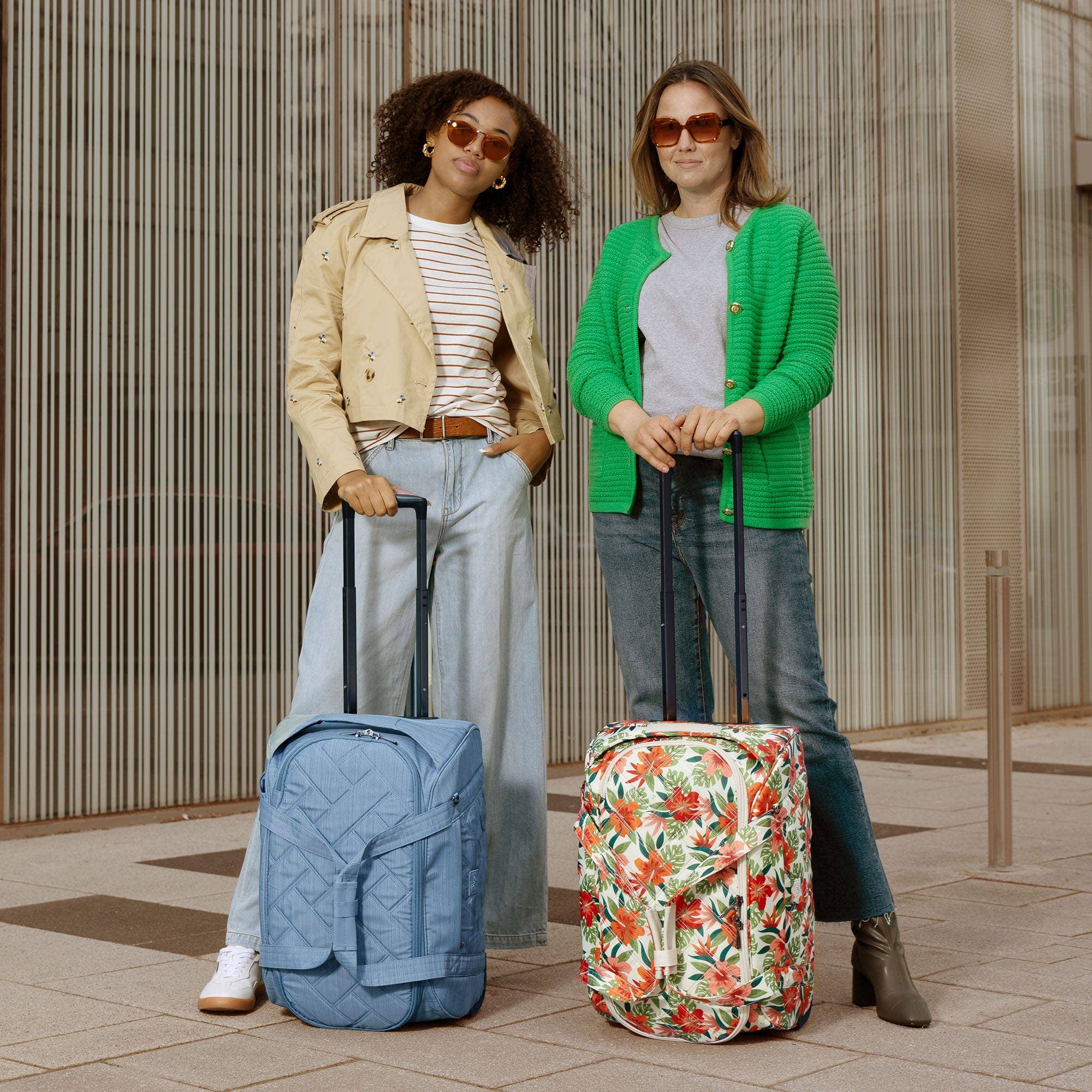 Lug - Wholesale Weekender Bag - Women's - Barnstormer Rolling Duffel Bag11