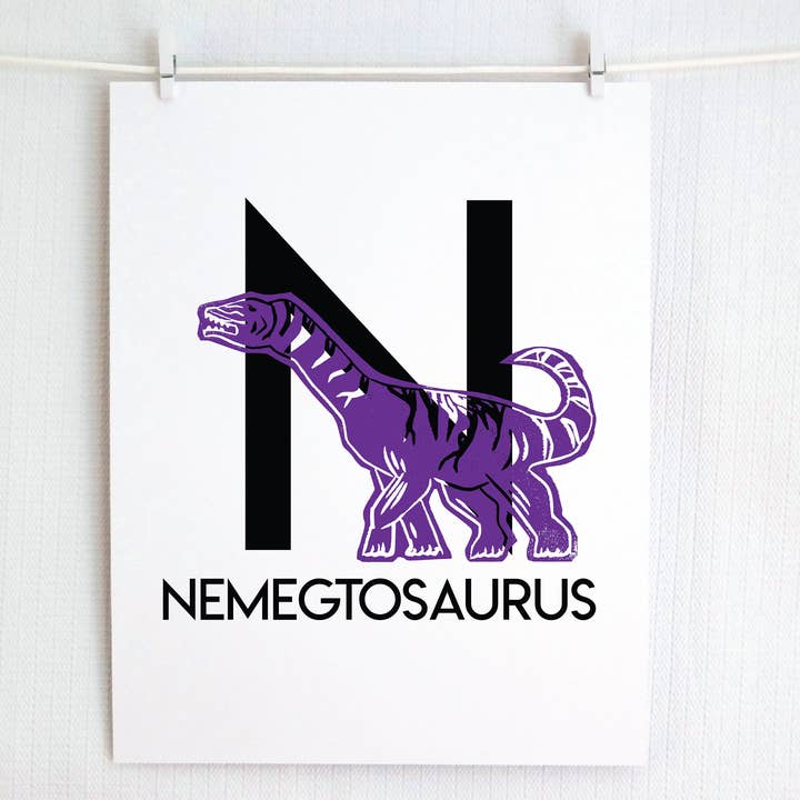 N est pour Impression Illustrée de Nemegtosaurus pour la vente par Jamie Palmer Keating