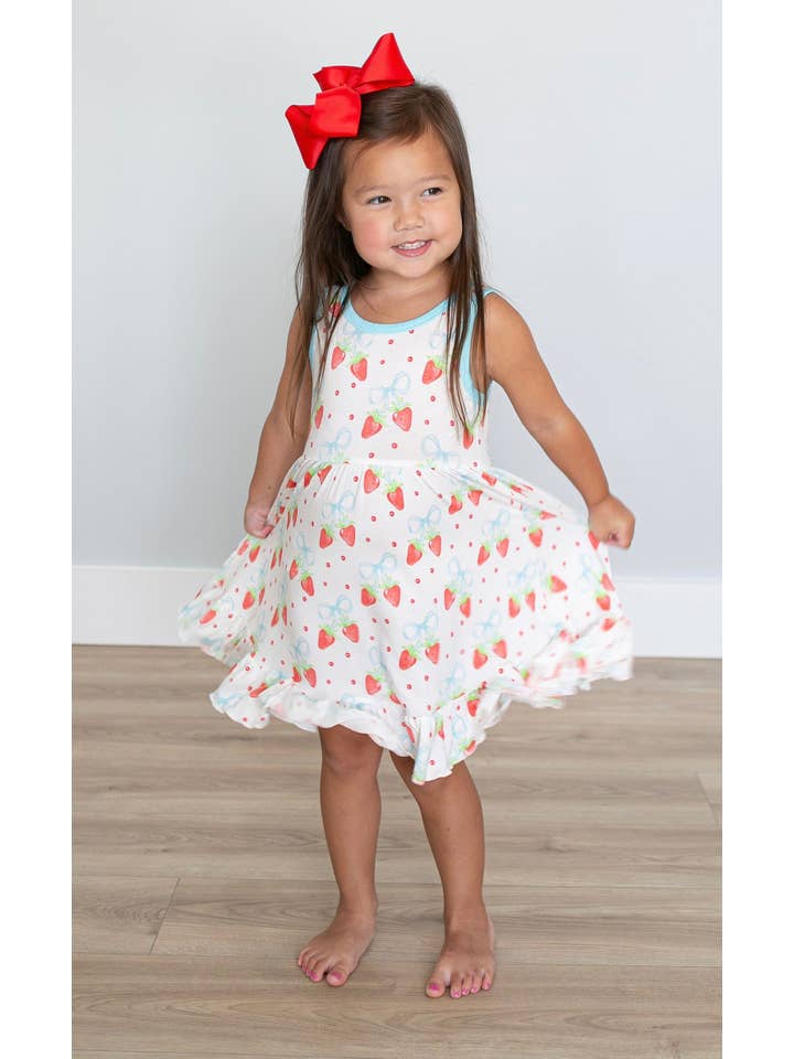 Sweet Bay Clothing – Engroshandel Kjole - Børn – Jordbær og Sløjfer Razorback Snurrekjole3