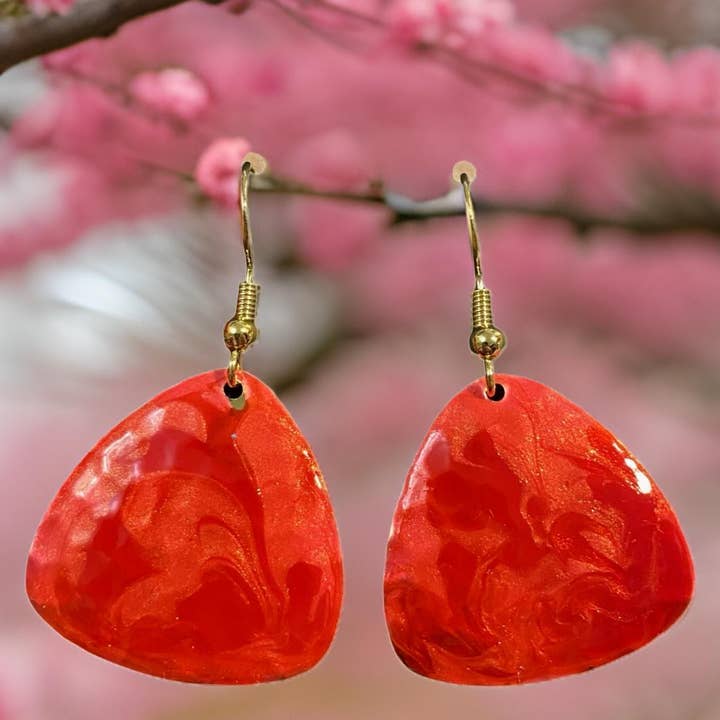 The Urban Charm - Wholesale Dangle earrings - Red & Pink Marble Guitar Pick Lures of Love Earrings2