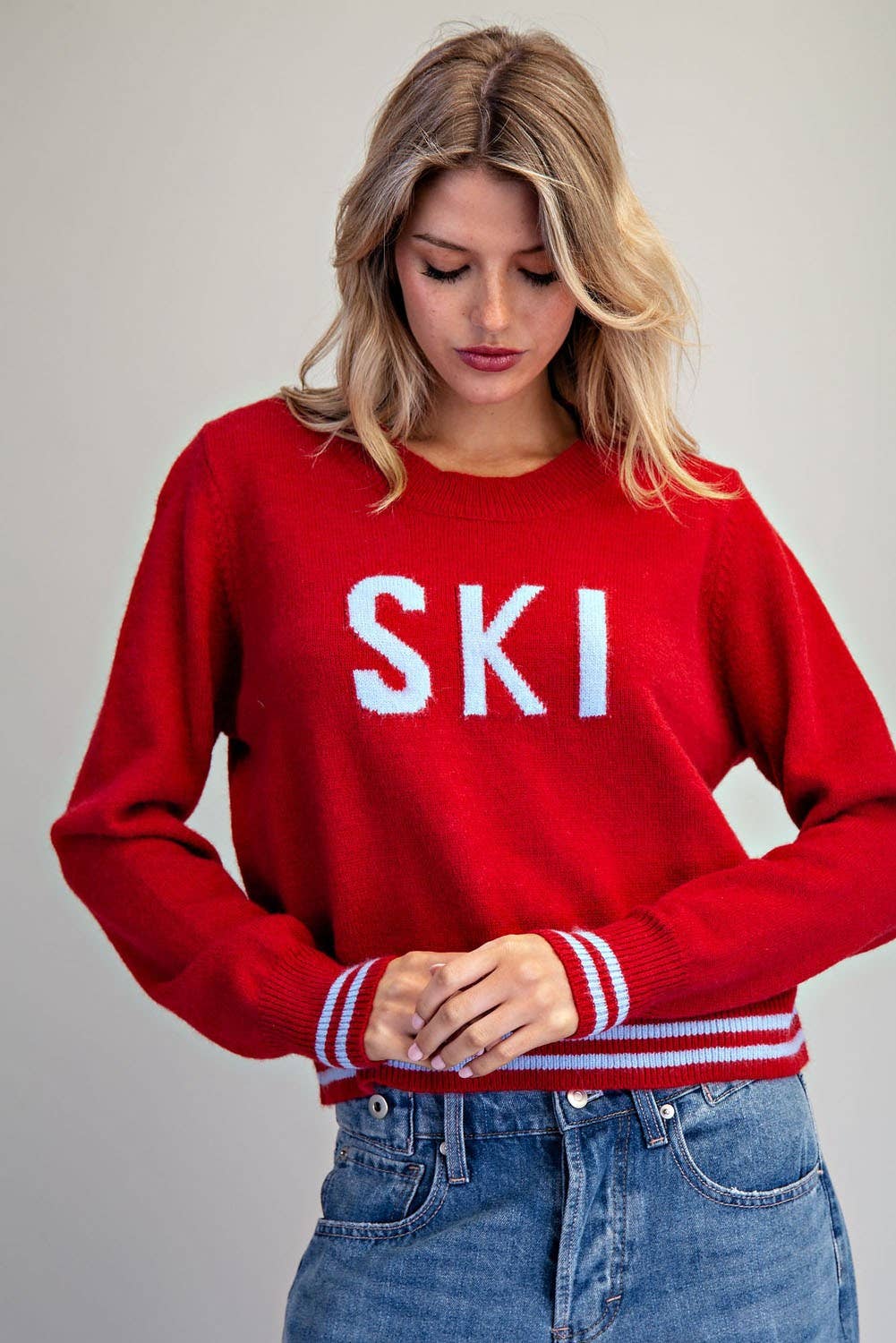 PURPUR PL9681 - PULLOVER MIT FETTEM SKI-SCHRIFTZUG UND GESTREIFTEN BÜNDCHEN für den Großhandel auf Faire4