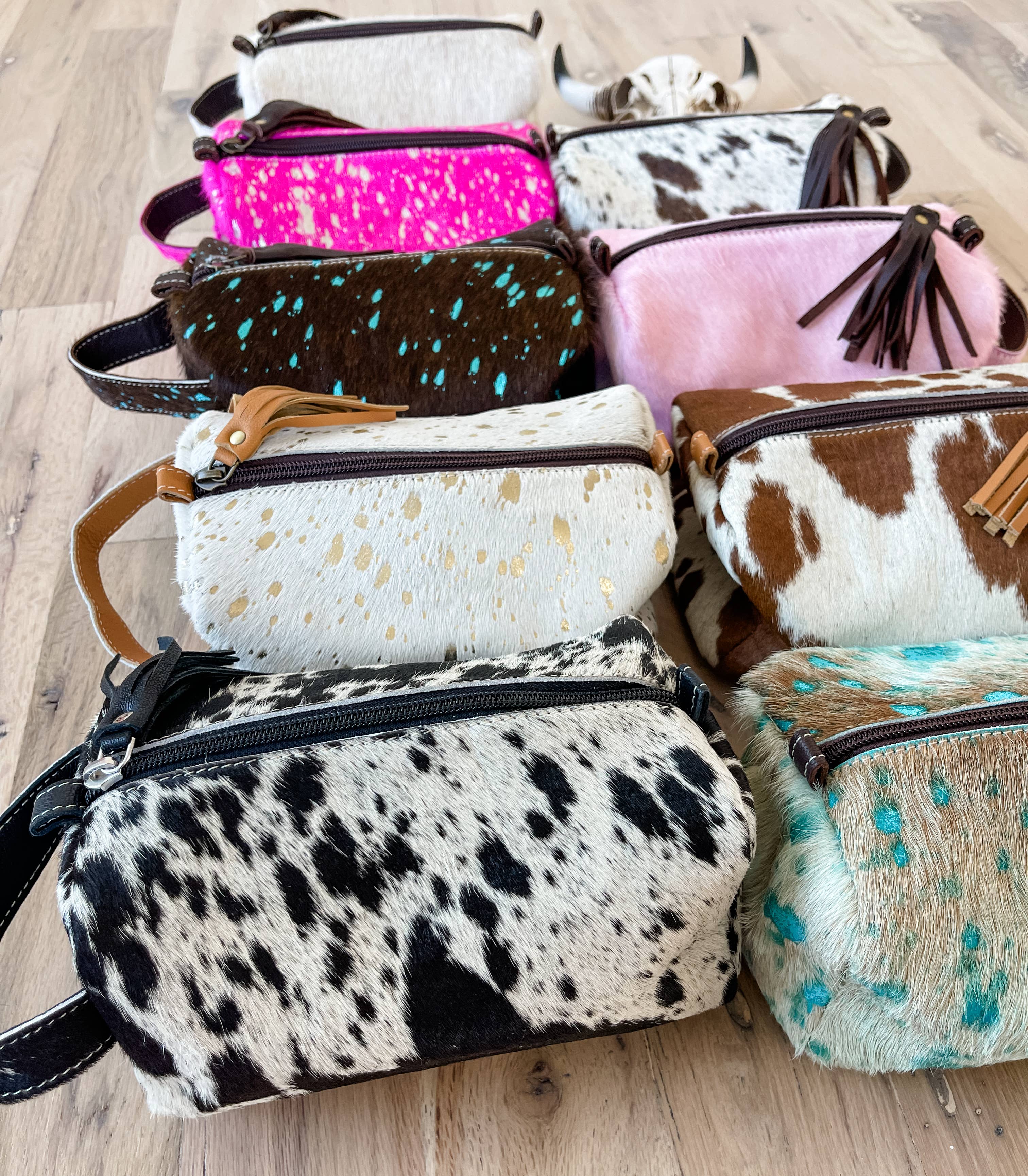 Boho Ranch Shop – wholesale Toiletry bag – women's – Cowhide Toiletry Makeup Shaving Travel Bag9