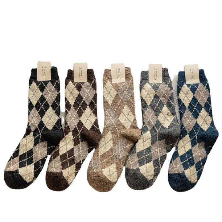 Retro colorblocked large diamond plaid socks for wholesale by Tourtiwi
