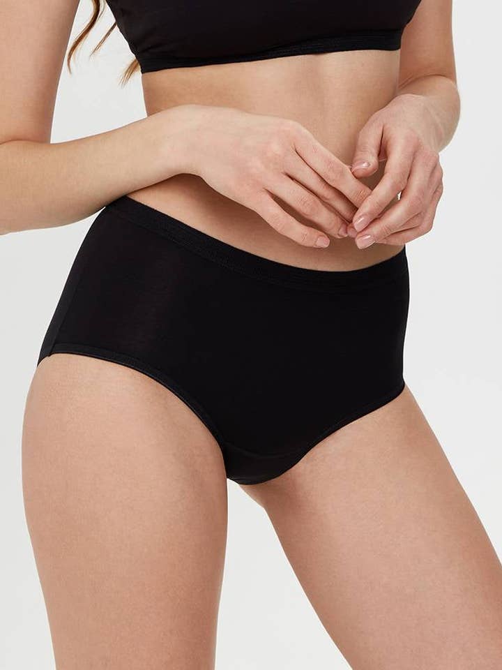 Slipje Conte Basic Collection LB 2016 - Hoog getailleerde bikini voor wholesale door Conte Elegant